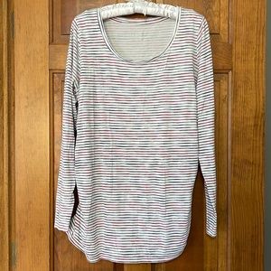 Liz Lange Maternity Long Sleeved T-shirt Size L
